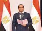 Bývalý éf armády Abdal Fattáh Sísí skládá písahu jako nový prezident Egypta...