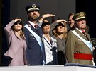 lenové panlské královské rodiny (zleva) princezna Letizia, princ Felipe,...