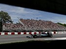 Nico Rosberg s Mercedes vede ve Velké cen Kanady.