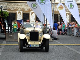 Startovní íslo 1 ml tento Laurin & Klement 110, který patí koda Muzeu....