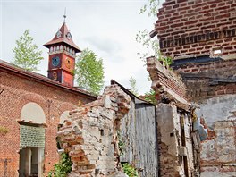 Bourn v arelu bval koeluny v Kuklench v Hradci Krlov (erven 2014)