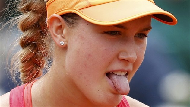 JAZEK. Kanadsk tenistka Eugenie Bouchardov se ve tvrtfinle hodn nadela, vyjaduje i tato grimasa.