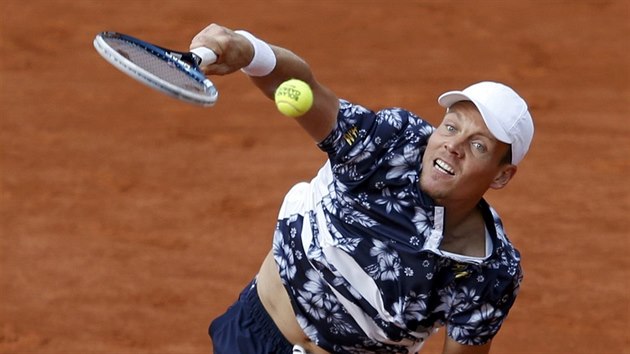 eský tenista Tomá Berdych bojuje ve tvrtfinále Roland Garros sám se sebou.