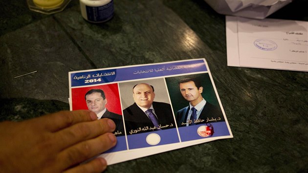 Mu hlasoval pro Baára Asada bhem probíhajících prezidentských voleb v Sýrii,...