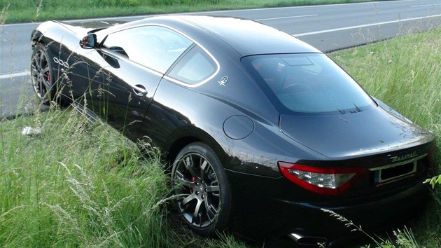 Luxusn Maserati skonilo v pkopu (4.6.2014)