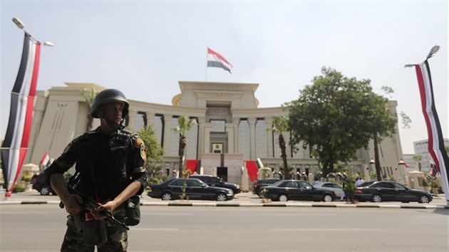 Inaugurace novho egyptskho prezidenta se konala v budov stavnho soudu v Khie (8. ervna 2014).