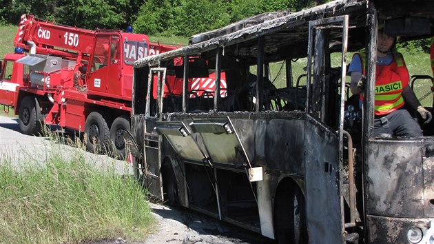 Na Prachaticku shoel autobus. Cestujc stihli vystoupit.