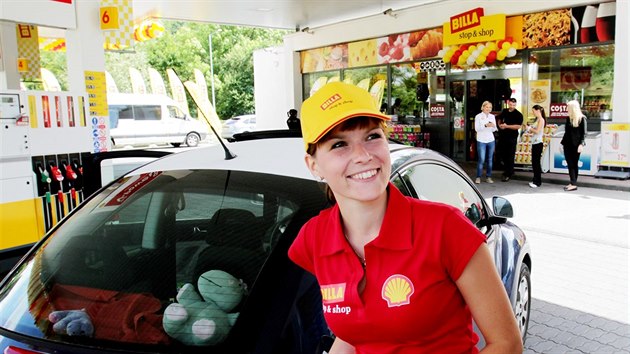 etzec supermarket Billa otevel na benzinov stanici Shell v Praze prvn non-stop mini market.