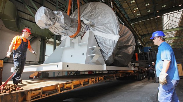 Nakládka obího rotoru v plzeské kodovce.