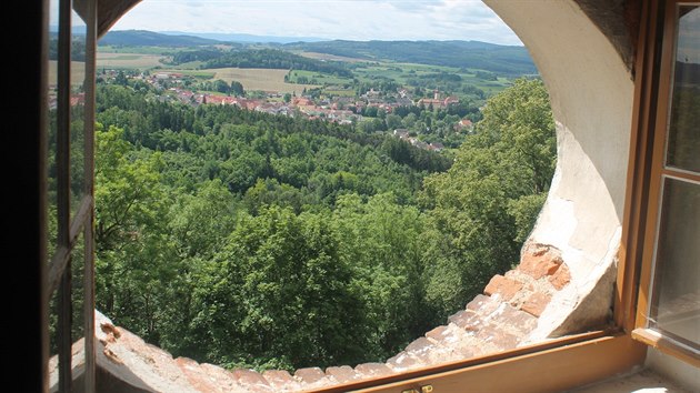 Zmek Zelen Hora, pohled z okna na Nepomuk