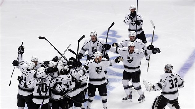 Hokejist Los Angeles Kings postupuj do finle Stanley Cupu.