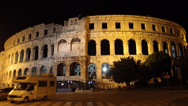 Pula non arena