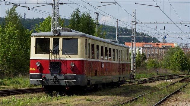 Vozy M 262.0 se vyrbly ve tech postupn modernizovanch srich, celkov produkce se zastavila na sle 238 kus. Na vrob se podlelo mnoho naich podnik, pedevm Krlovopolsk, Tatra, KD a Turiansk strojrne Martin. (M 262.056, Prask motorek, Praha-Smchov severn nstupit, 8. kvtna 2010.)