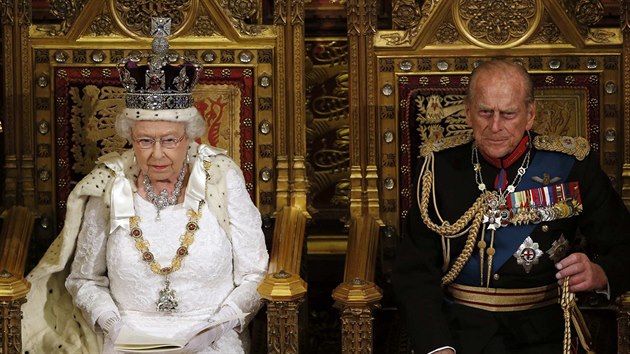 Britská královna Alžběta II. a princ Philip v Parlamentu (Londýn, 4. června 2014)