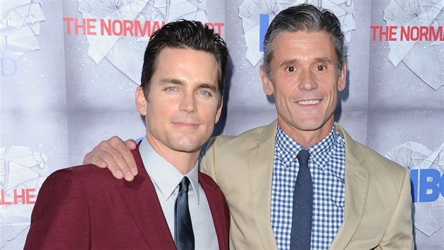 Matt Bomer a Simon Halls na premiéře filmu The Normal Heart (New York, 12. května 2014)