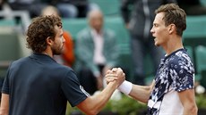 GRATULUJU! eský tenista Tomá Berdych prohrál ve tvrtfinále Roland Garros s...