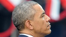 Americký prezident Barack Obama poslouchá projevy b�hem 25. výro�í pádu...