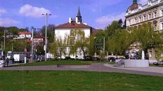 Vizualizace pomníku letc�m RAF na pra�ském Klárov�.  Dvoumetrovou sochu...