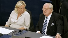 Marine Le Penová a její otec Jean-Marie na archivním snímku z roku 2009