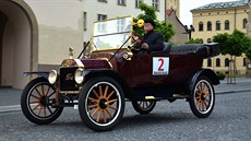 Nejstarím vozem rally byl Ford model T z roku 1915. "Plechová Líza", jak byl...