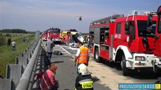Nehoda ukrajinské dodávky na polské dálnici A4 si vyádala nejmén sedm obtí...