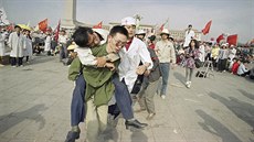 Kdy komunistický reim na jae 1989 odmítl s demonstranty diskutovat, zahájili...