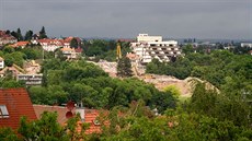 Demolice dejvického hotelu Praha z Oechovky. (28. kvtna 2014)