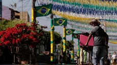 Že se blíží svátek fotbalu je v Brazílii patrné, ale ne všechno během příprav...
