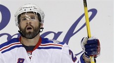 Martin St. Louis z NY Rangers slaví svj gól.