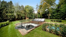 D�m nazvaný Walnut Burrow byl postavený za 18 m�síc�.  