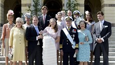 Rodinné foto s kmotry ze křtu švédské princezny Leonore (Stockholm, 8. června...