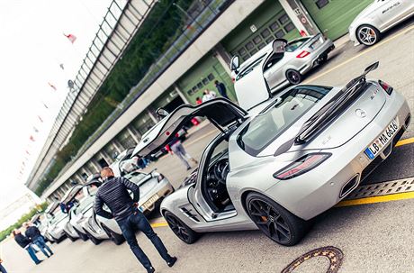 Mercedes Benz SLS AMG