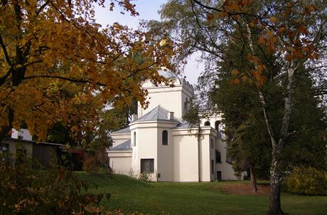 Kostel svatého Václava a svaté Ludmily v Tebíi