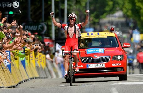 Ruský cyklista Jurij Trofimov z týmu Kaua slaví ve tvrté etap Dauphiné své