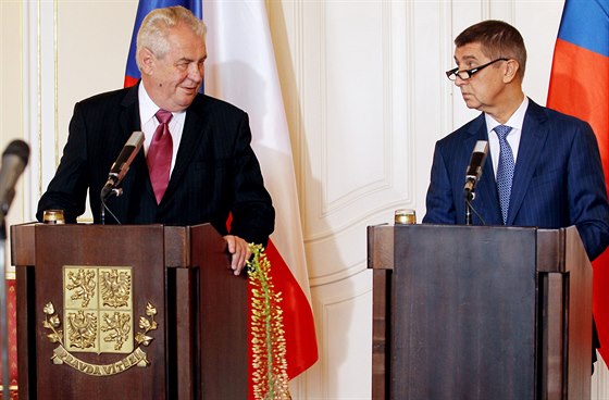 Prezident Miloš Zeman a ministr financí Andrej Babiš na archivní snímku