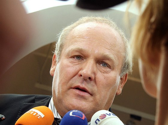 Poslanec Stanislav Huml potvrdil spolupráci s �SSD. (30. srpna 2011)