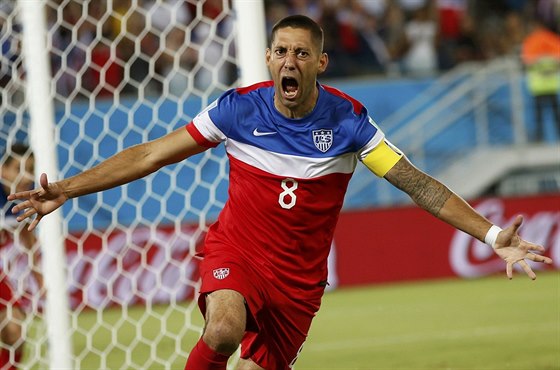 STAILO PÁR VTEIN. Amerian Clint Dempsey vstelil pátý nejrychlejí gól v...