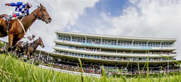 Sobota před Velkou pardubickou nabídne mix rovin a překážek