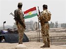 Kurdtí ozbrojenci na pedmstí Kirkúku (11. ervna 2014)