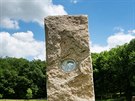 Energetické kameny v Klentnici na Beclavsku. Z menhir vyloupal vandal...