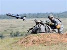 Americk jednotky pl systmem Javelin na cvien Sabre Strike v Pobalt