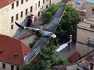 Nad centrem Prahy se proletlo legendární letadlo Spitfire. (17. ervna 2014)
