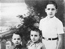 Ti synové Fortunée Benguiguiové, zavradní plynem v Bezince roku 1944 (z