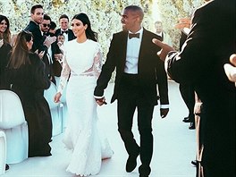 Svatba Kanyeho Westa a Kim Kardashianové. Oba měli modely značky Givenchy.