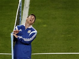 Argentinský fotbalista Lionel Messi se smje bhem tréninku.