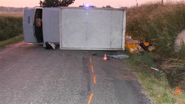 idi s peivem dostal smyk a auto skonilo na boku (11. ervna, 2014).