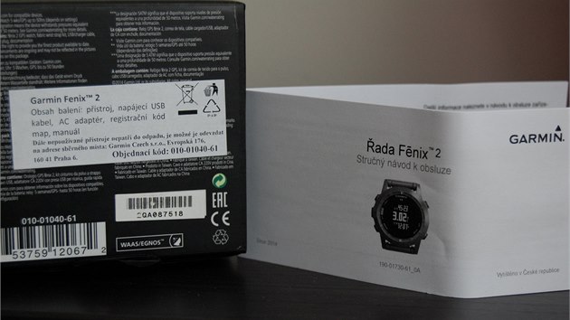 Česká distribuce hodinek obsahuje i stručný návod v češtině.