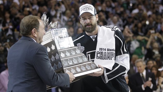 NEJUITENJ HR PLAY-OFF. Justin Williams s Conn Smythe Trophy. 