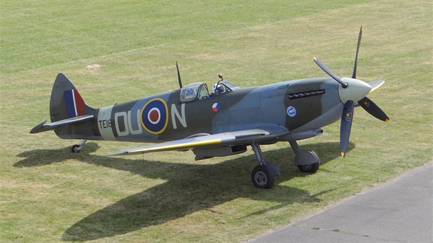 Stíhaka Spitfire.