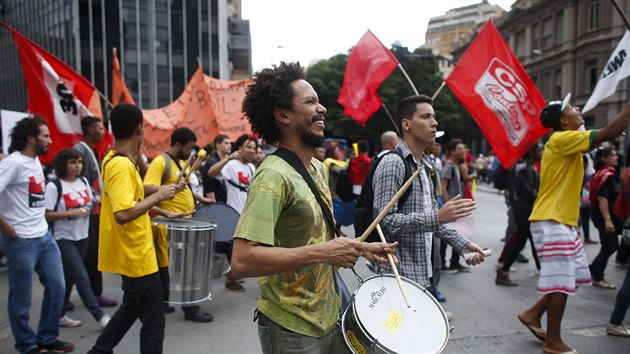 Protesty proti mistrovstv svta ve fotbale v brazilskm Belo Horizonte.